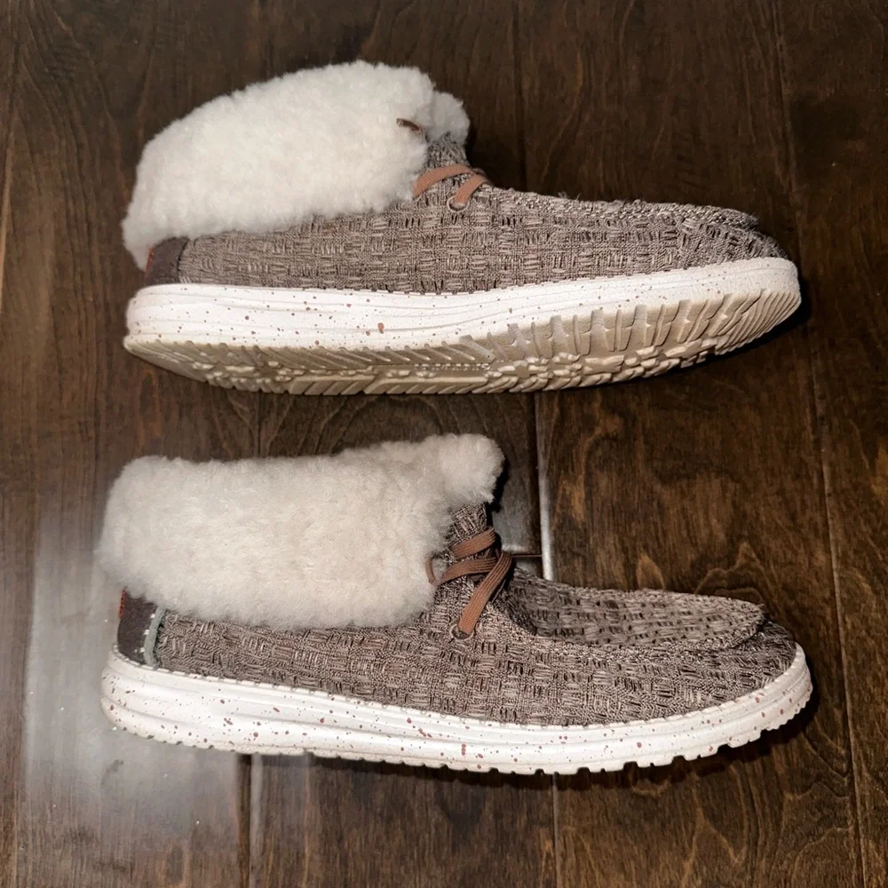 Hey Dude Wendy Fold Over Cozy Boot Sherpa Lined Winter Slip On Sneaker Size 7